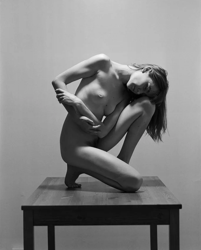 mighty earthling nude photo