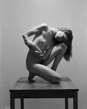mighty earthling nude photo