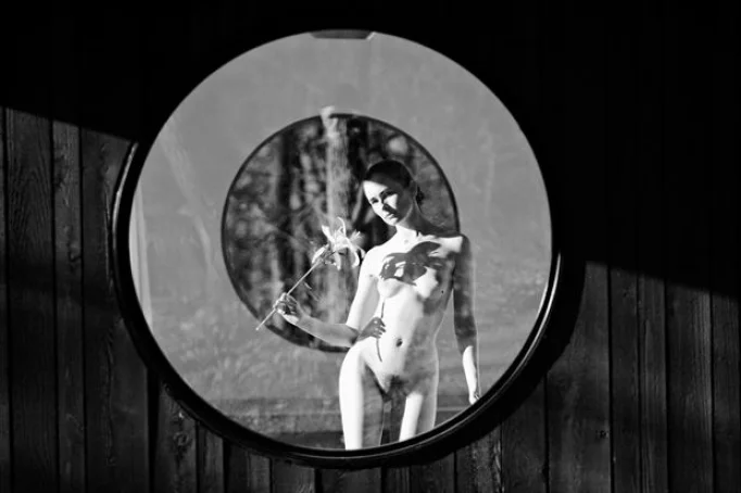 mighty earthling nude photos