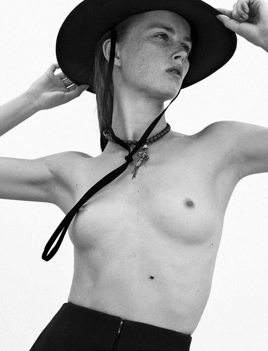 instagram riannevanrompaey full body