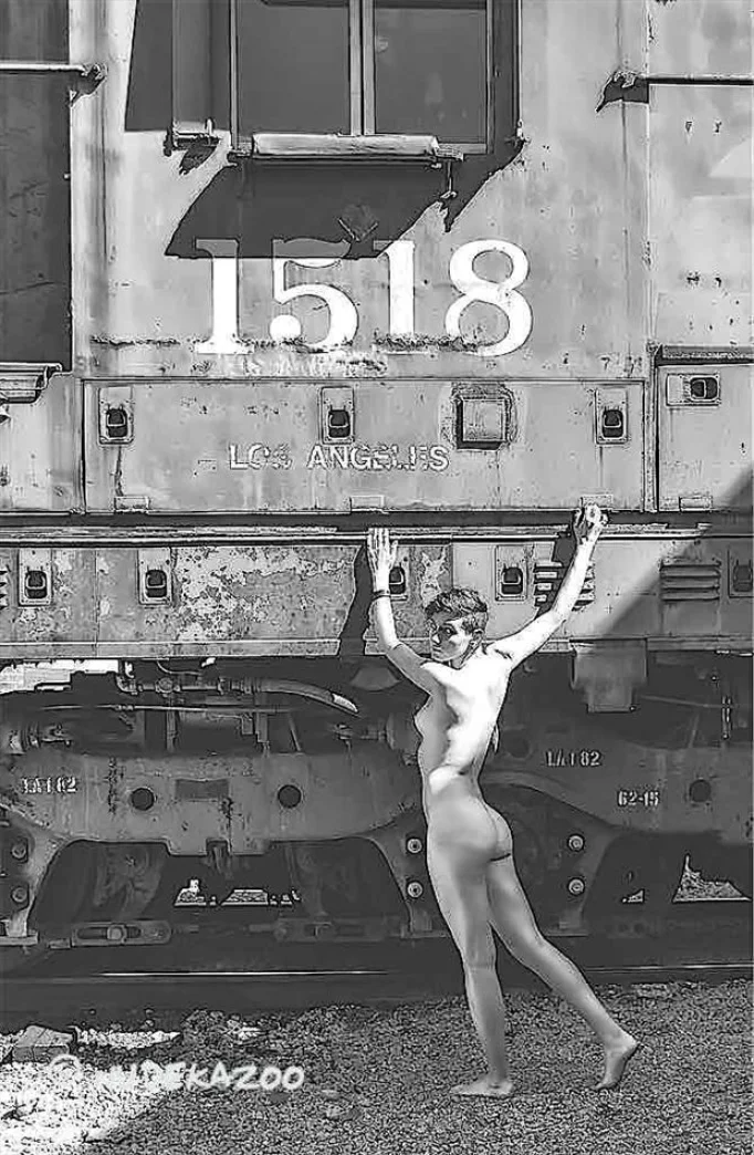 whitneymasters nude photo