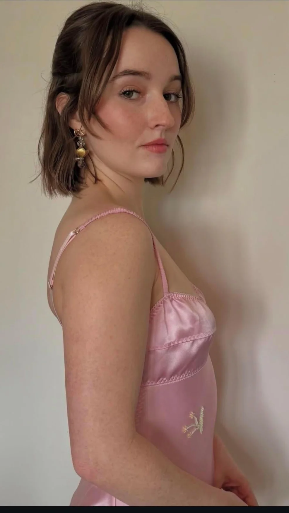kaitlyn dever full naked