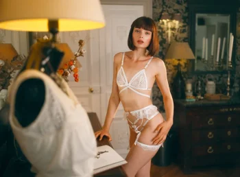 marie grippon cameltoe