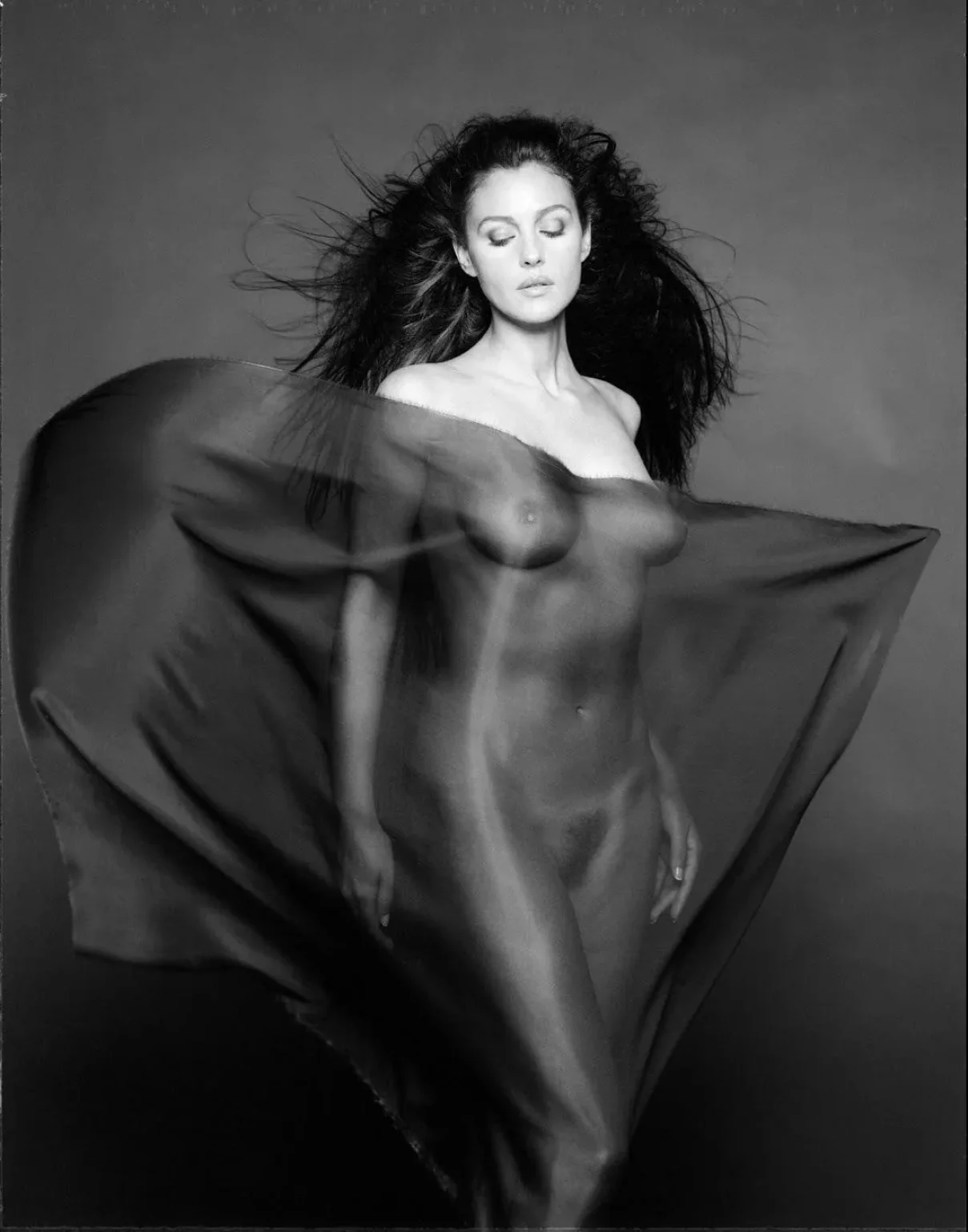 monicabellucciofficiel full naked