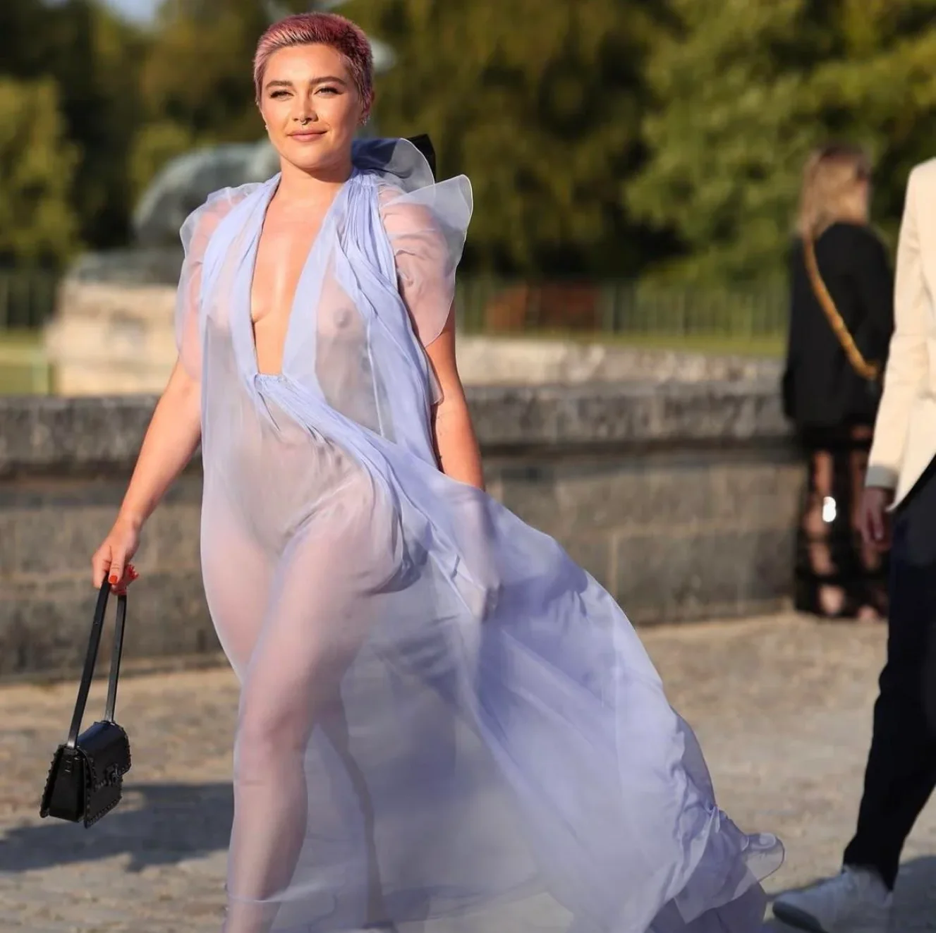 florence pugh tits