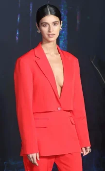 Anya Chalotra — profile