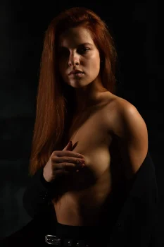 julia zu outdoor nude