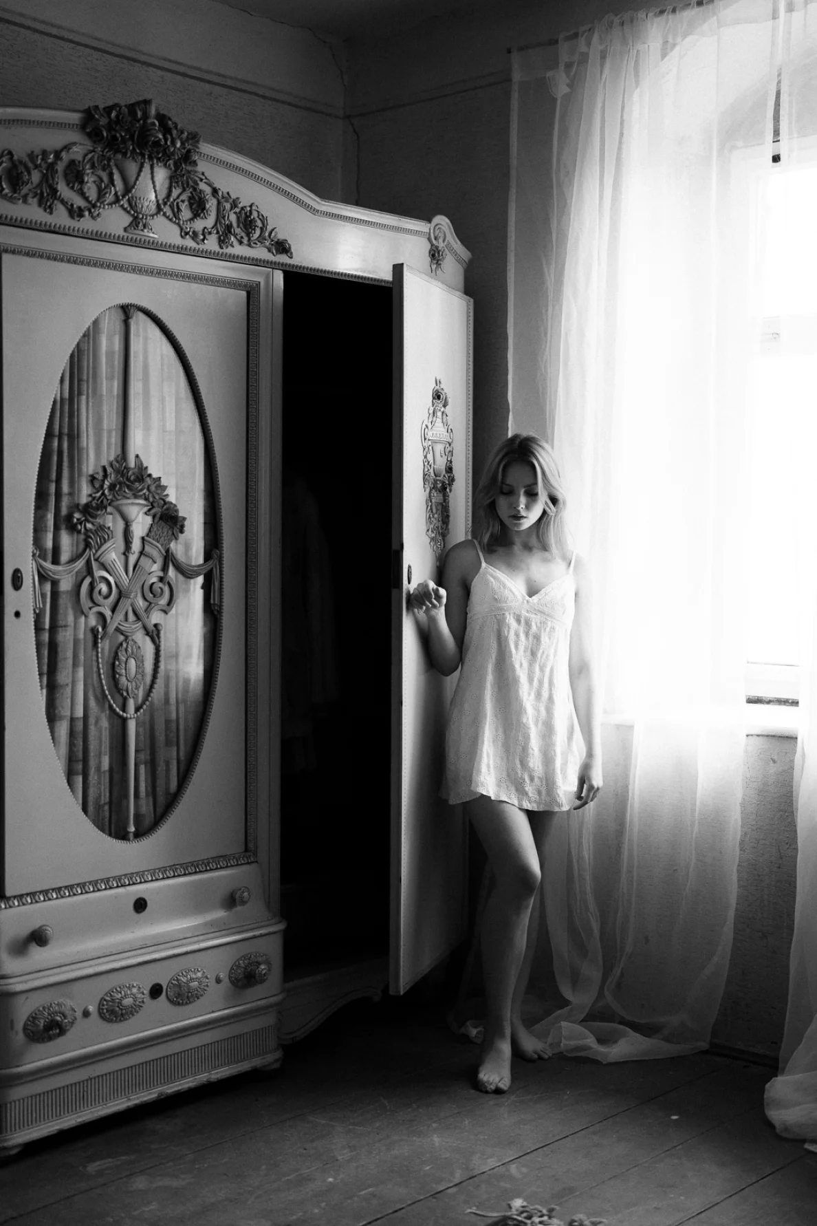 sophie la sage outdoor nude