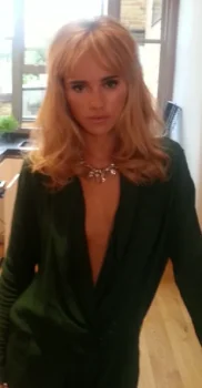 suki waterhouse ass