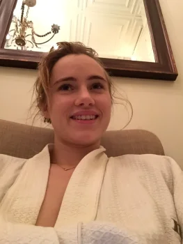 suki waterhouse cameltoe