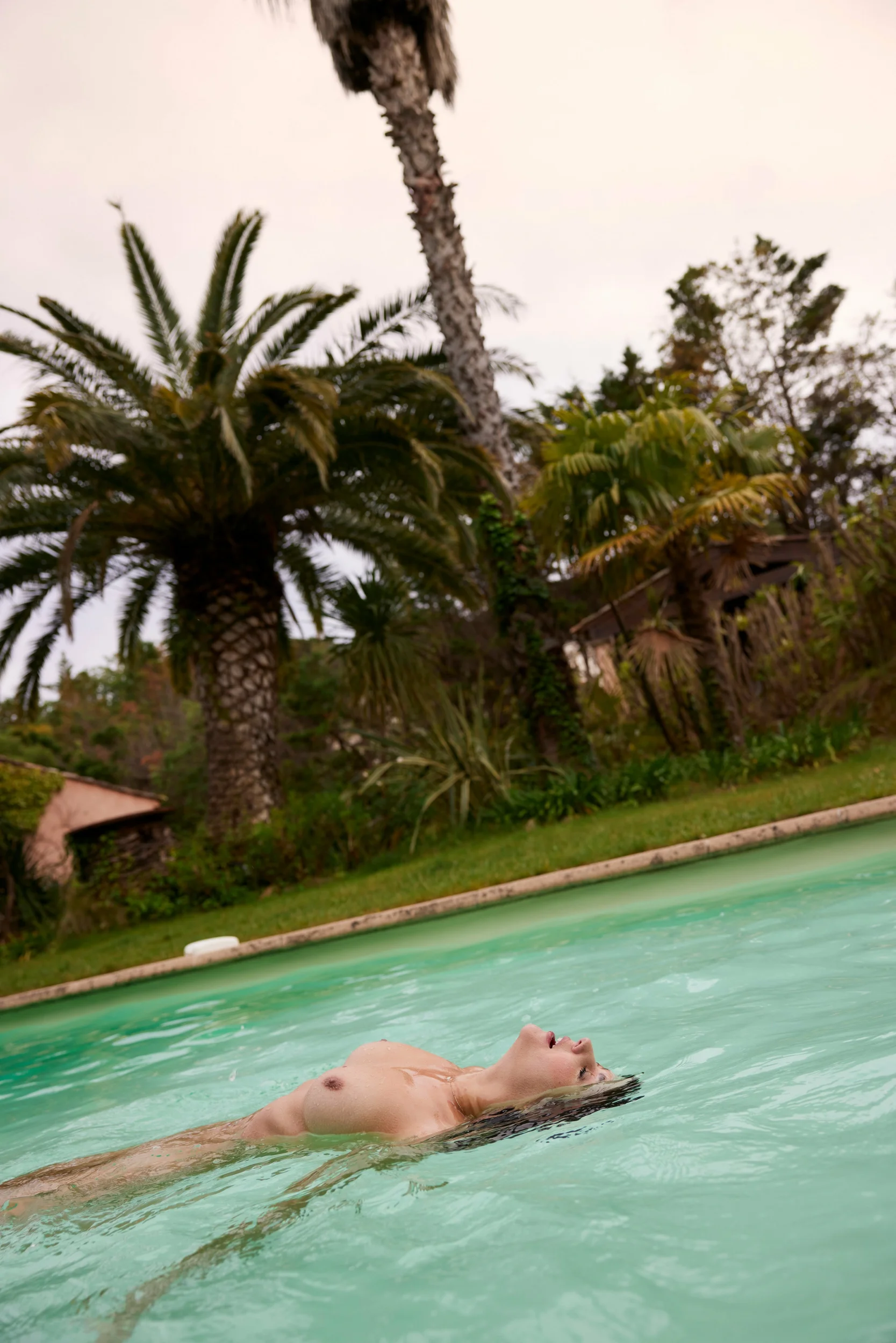 zoelletheresamarie onlyfans outdoor nude