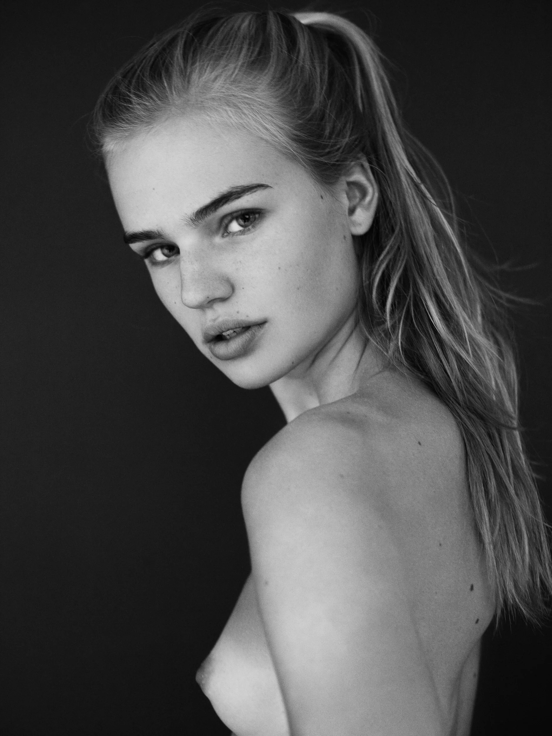 milou sluis full naked