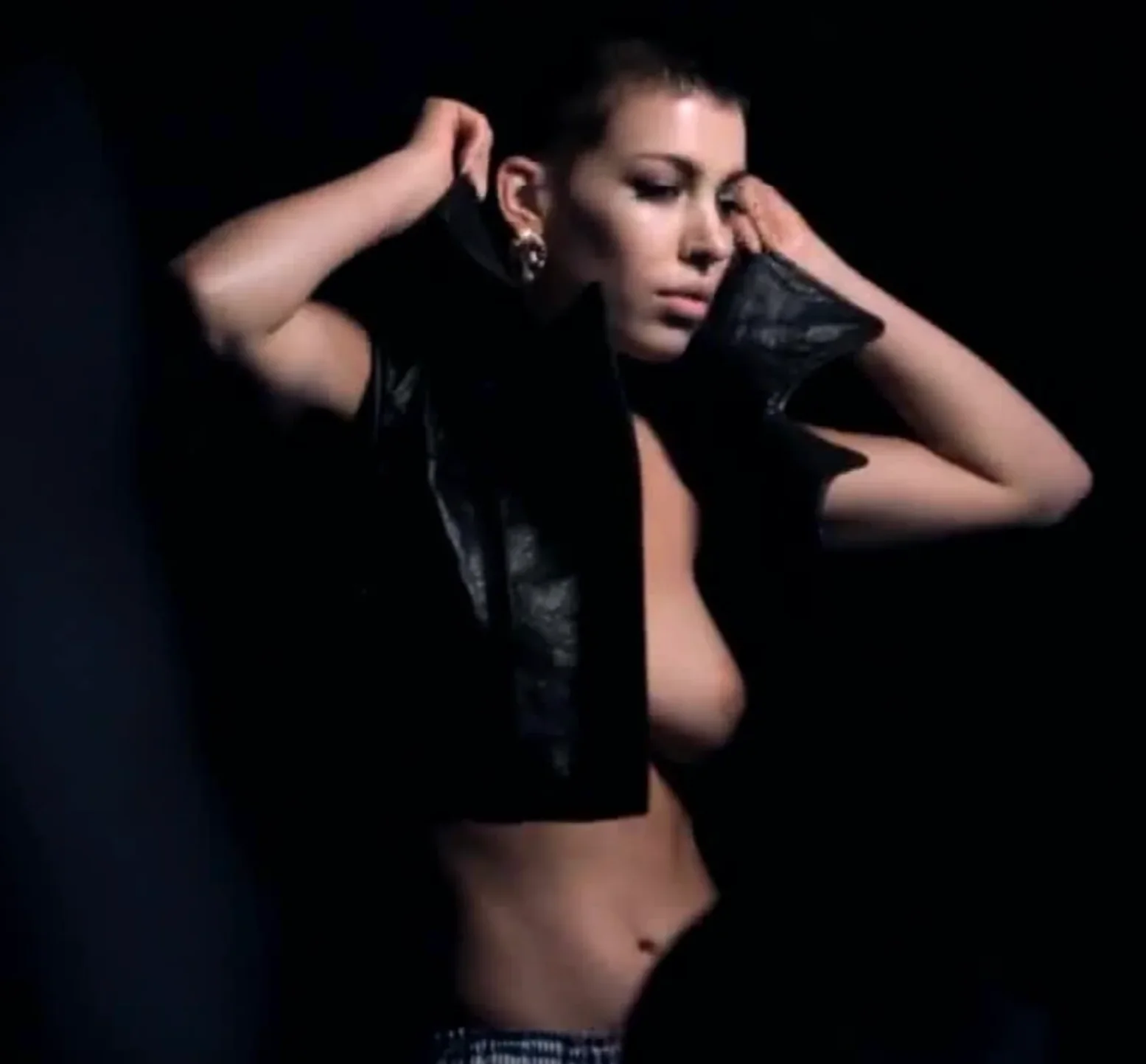 alina suggeler flashing