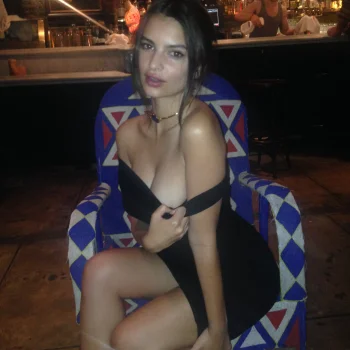 instagram emrata cameltoe