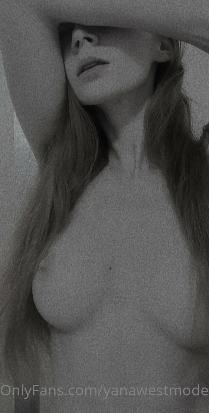 instagram yanawestmodel full body