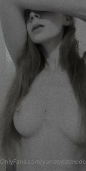 instagram yanawestmodel full body