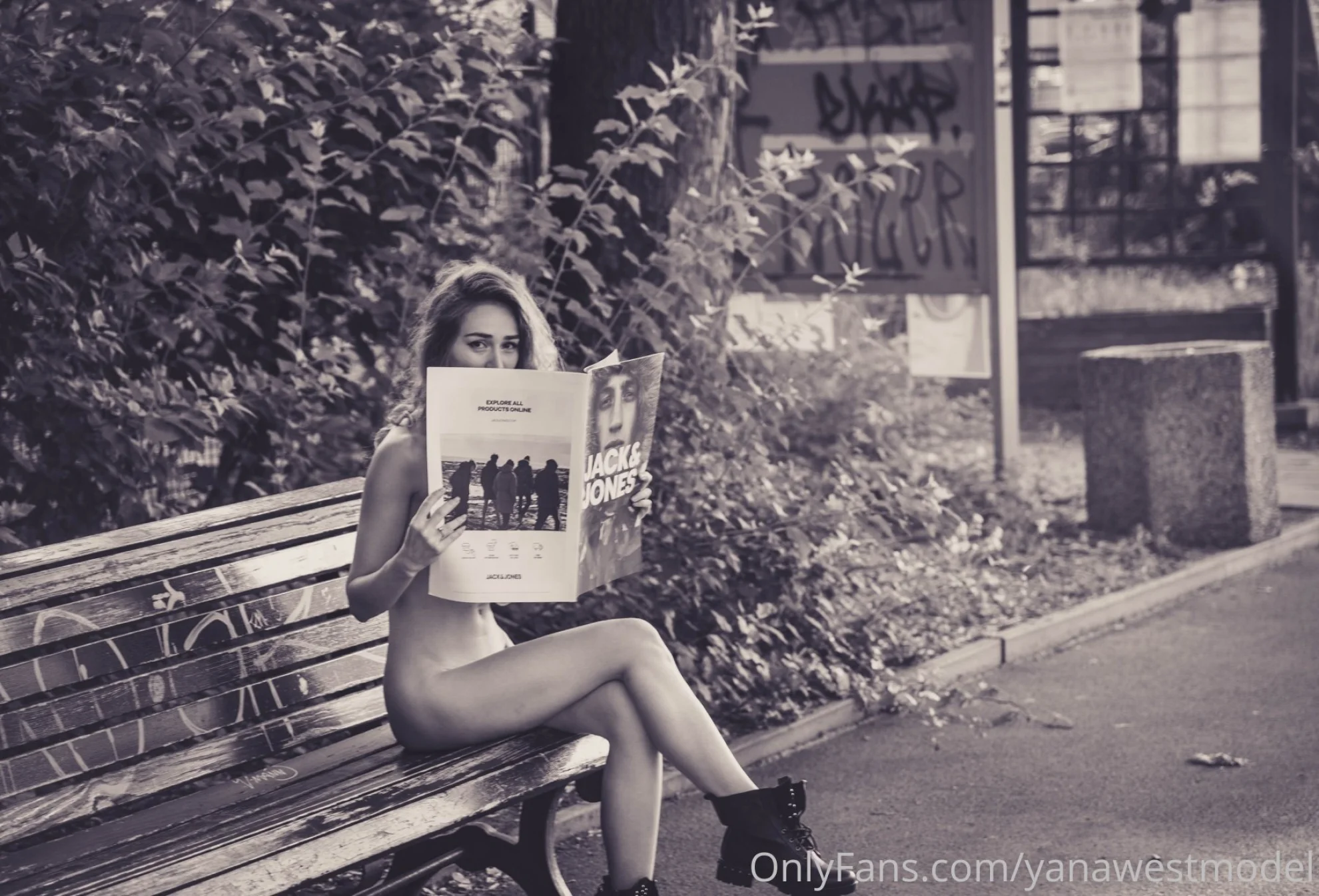 yanawestmodel instagram flashing