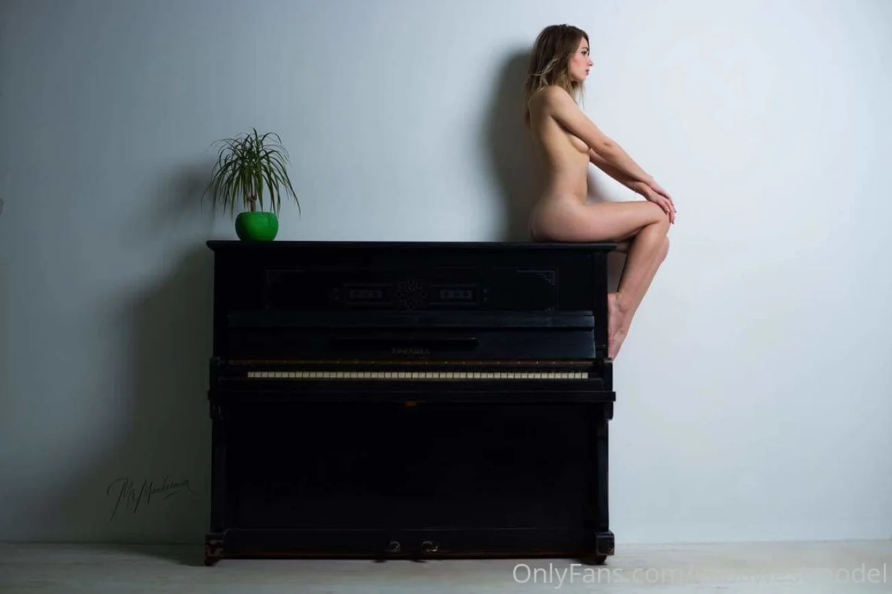 yanawestmodel instagram pussy