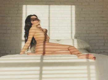 alice greczyn nude photos