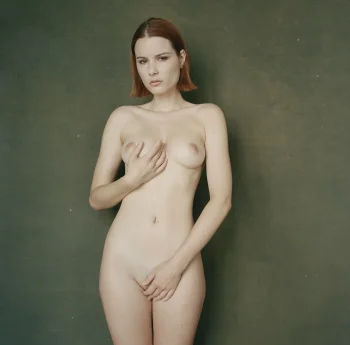 lauresurlerivage naked