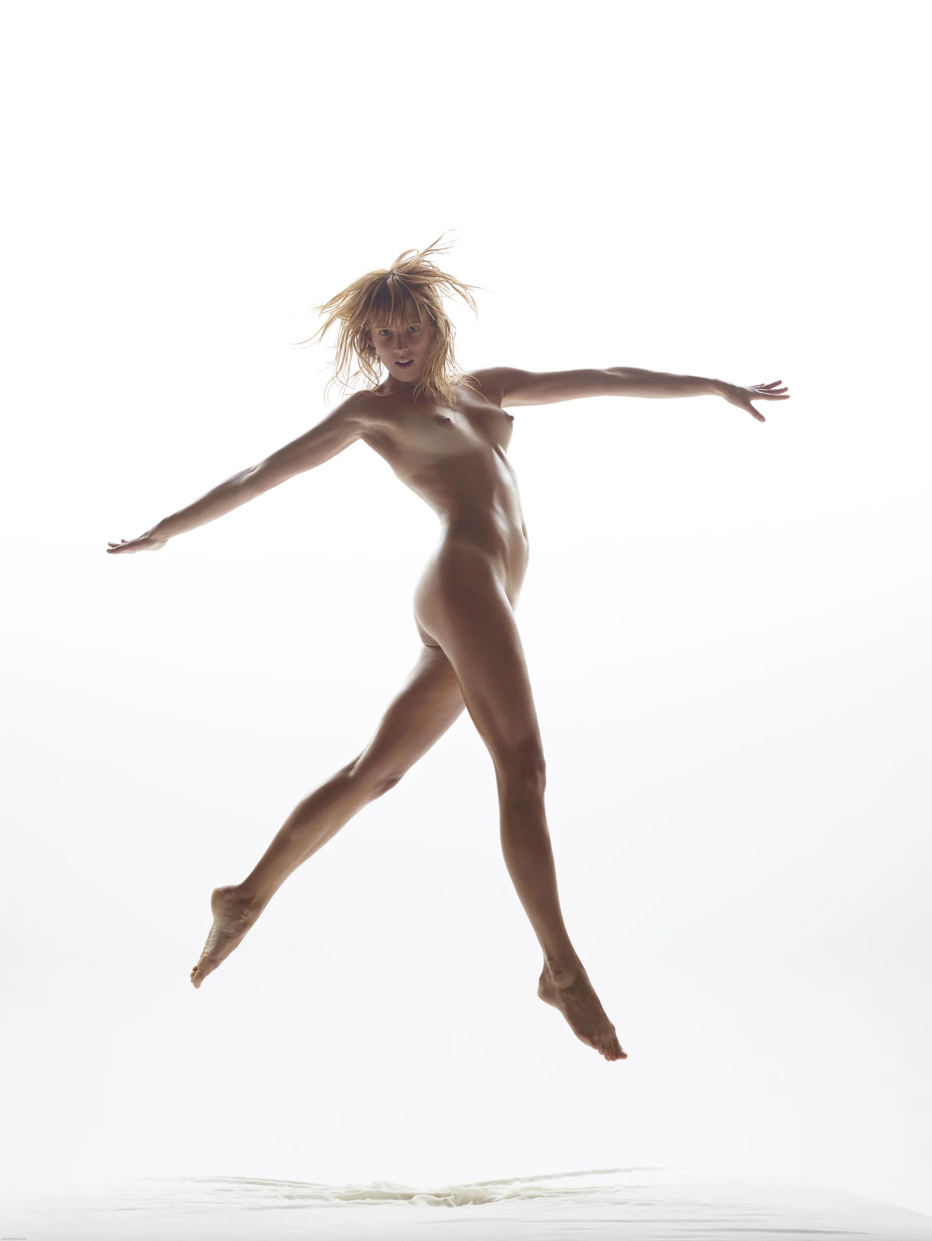 louiserpgnl nude photo