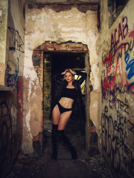 madzianavia nude