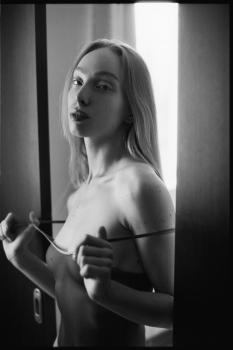 polina kobzeva nude photos