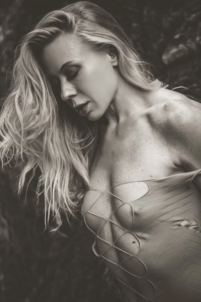 instagram melissasvejda flashing