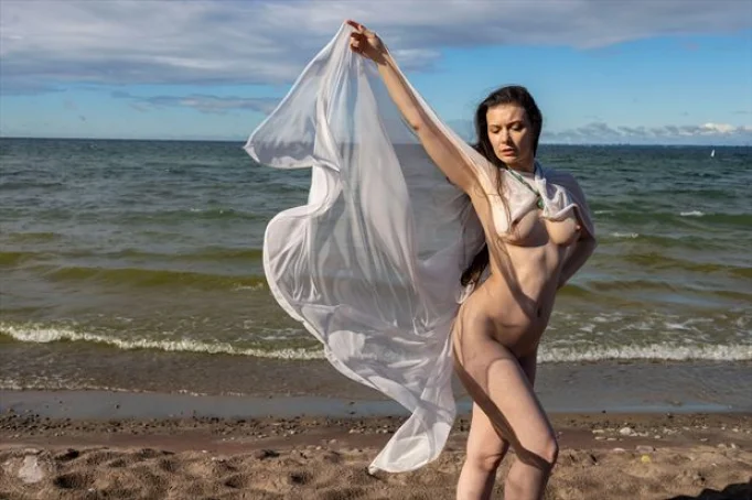 faemuirina nude photo