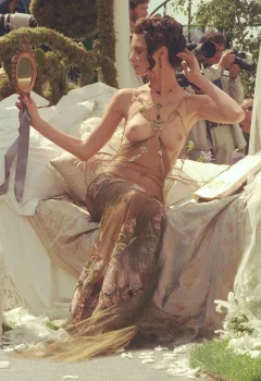Shalom Harlow — gallery cover